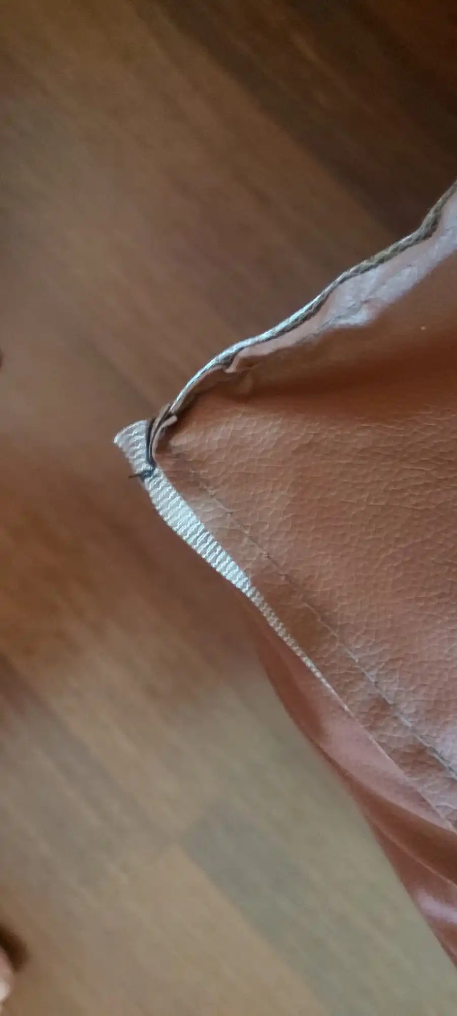 Versatile Waterproof PU Leather Storage Ottoman - Stylish & Non-Slip photo review