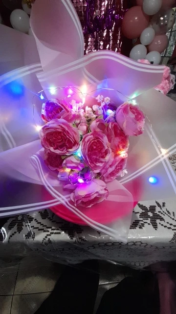 Elegant White Rose Peony Silk Bouquet for Timeless Decor photo review