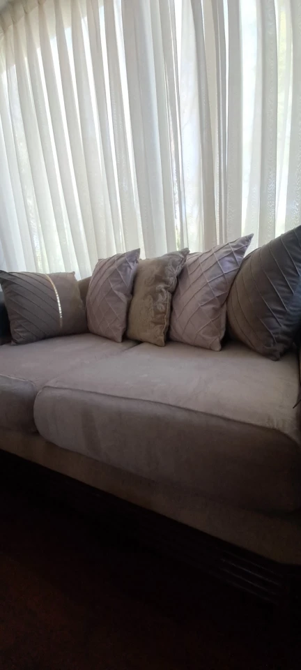 Plush Anti-Slip Sofa Slipcover for Cozy Home Style photo review