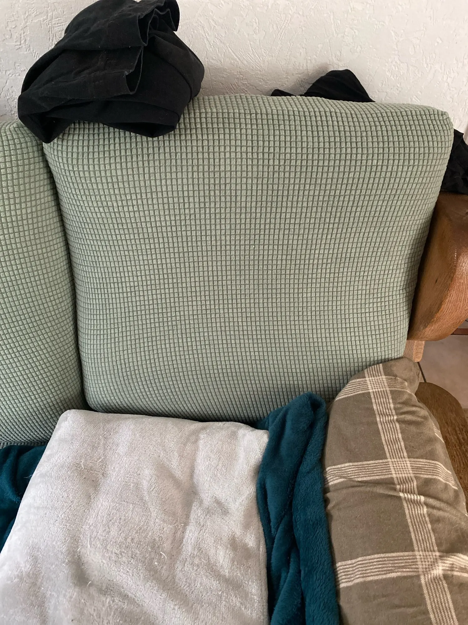 Luxurious Stretch Sofa Cover – Ultimate Living Room Protection photo review