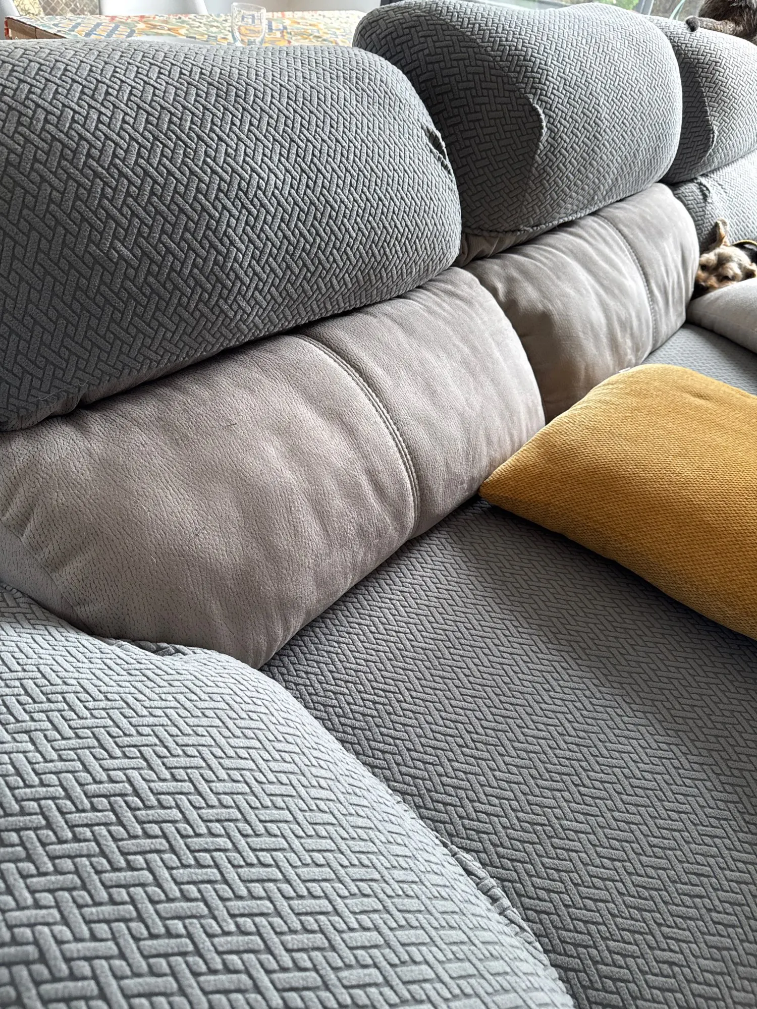 Elegant Jacquard Sofa Cover - Soft, Stretchy Protection for All Sofas photo review
