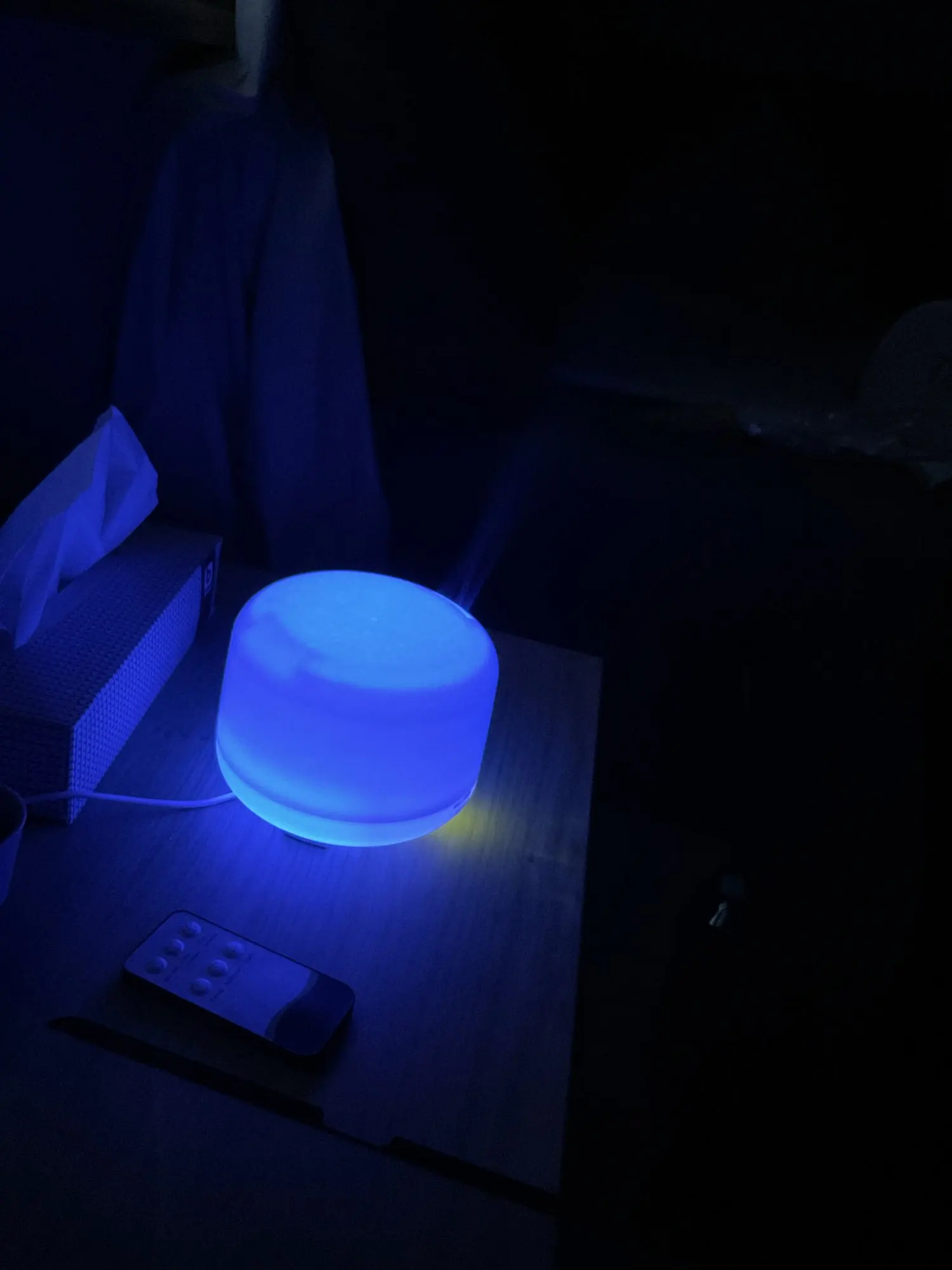 Elegant Aromatherapy Diffuser: Remote Control & LED Lights photo review