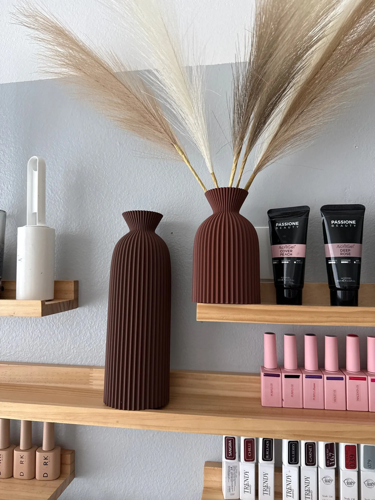 Modern Black Plastic Vase - Chic Boho Decor for Every Room photo review