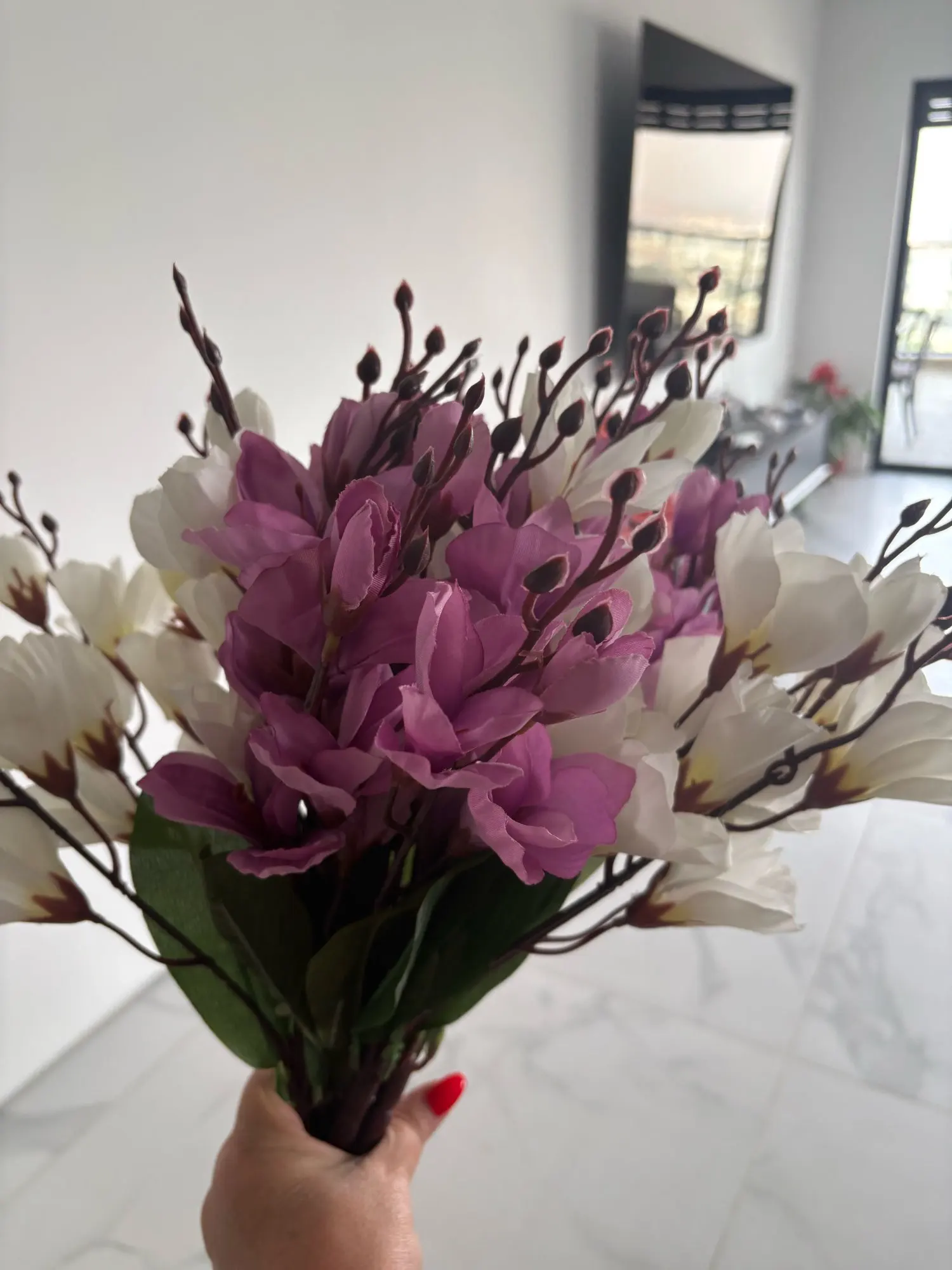 Vibrant 20-Head Artificial Magnolia Bouquet for Timeless Elegance photo review