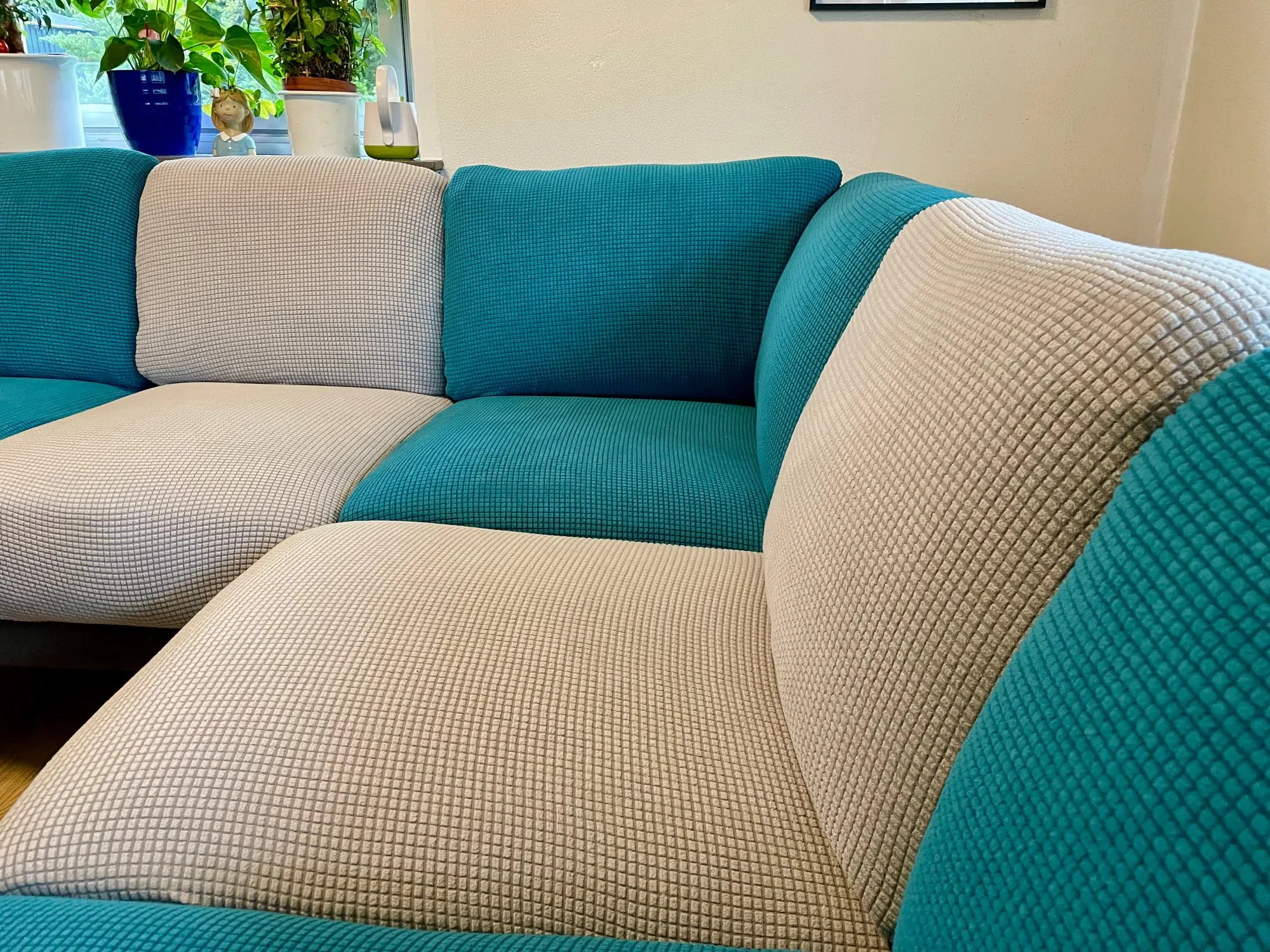 Cozy Polar Fleece Sofa Covers - Stylish Protection for All Sizes photo review