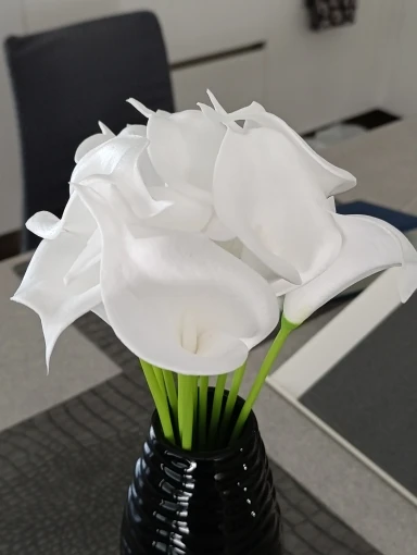 Lifelike Calla Lily Faux Flowers Set - Elegant Decor Choice photo review