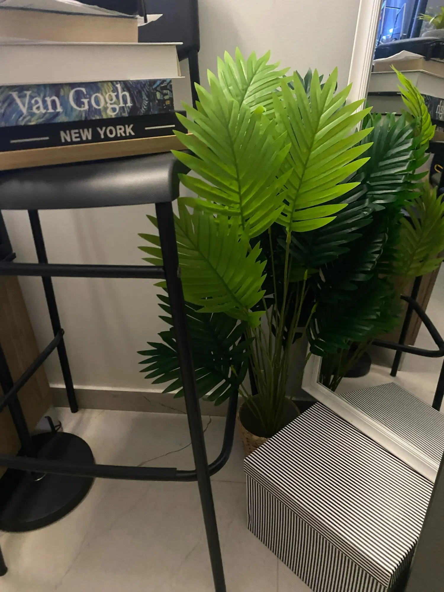 Lifelike 24-Leaf Areca Palm Duo for Effortless Decor Upgrade photo review