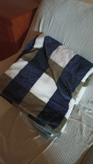 Luxurious Chenille Knit Throw Blanket – Soft, Machine Washable Cozy Comfort photo review