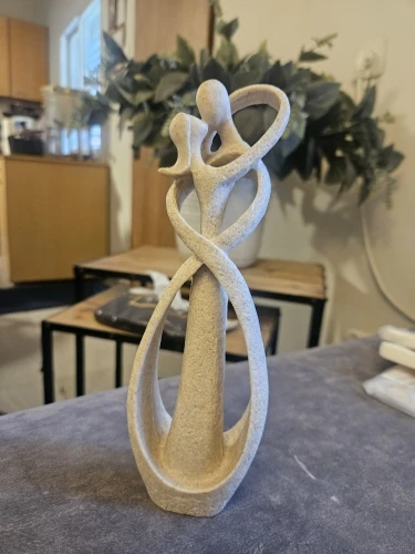 Nordic Style Creative Home Decor: Embracing Couple Sculpture for Office, Bookshelf, Living Room, Bedroom, Tabletop Decoration photo review