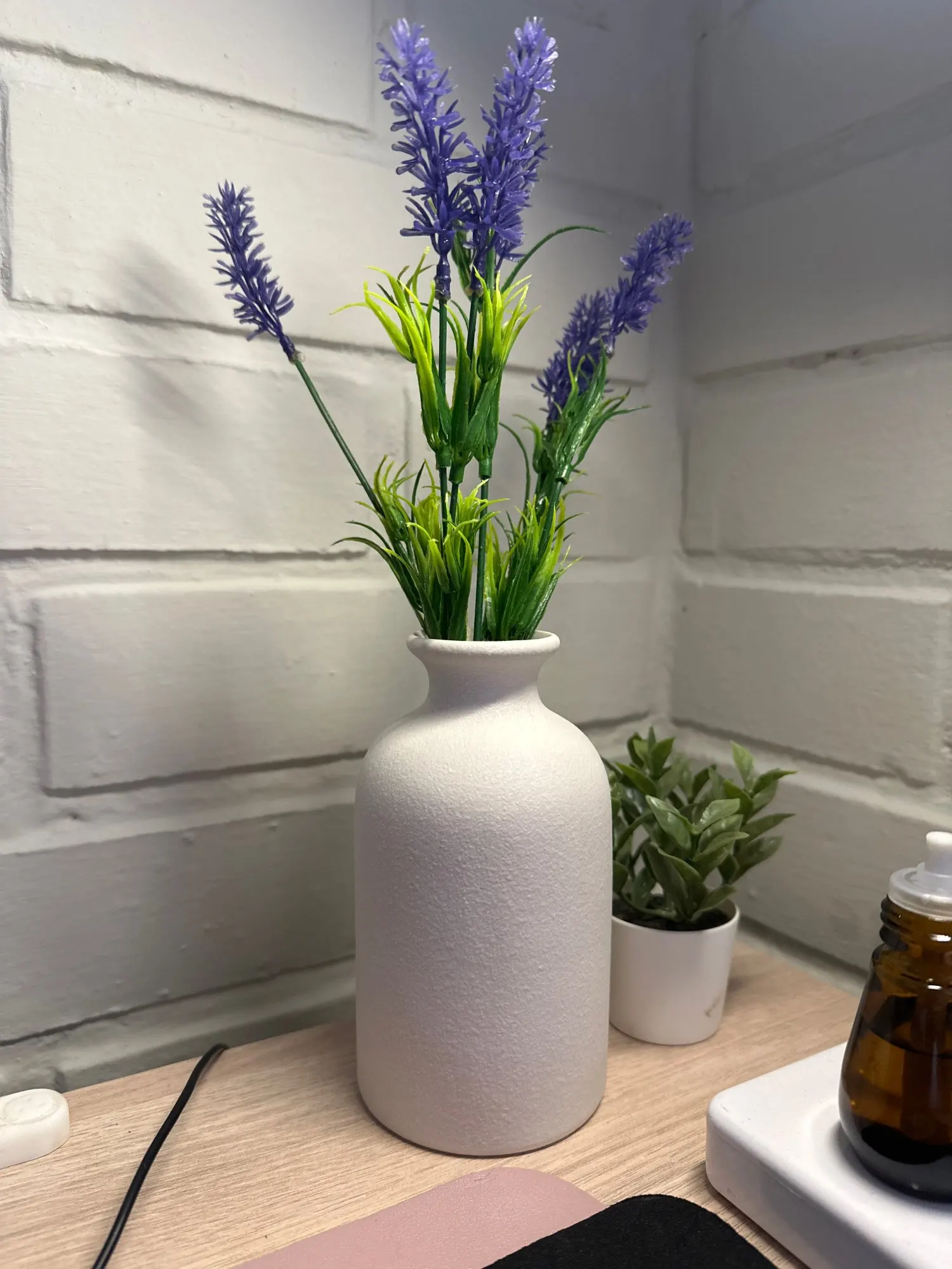 Elegant White Ceramic Vases for Minimalist Home Decor photo review