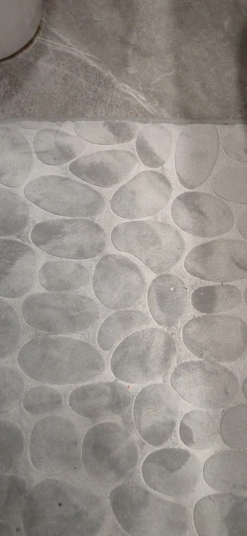 Luxurious Cobblestone Non-Slip Memory Foam Bath Mat photo review