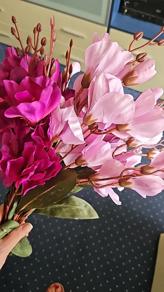 Elegant Magnolia Silk Flower Set - 5 Forks, 20 Heads for Home Decor photo review