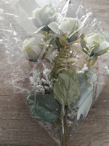 Lifelike 30 cm White Silk Peony Bouquet for Elegant Decor photo review