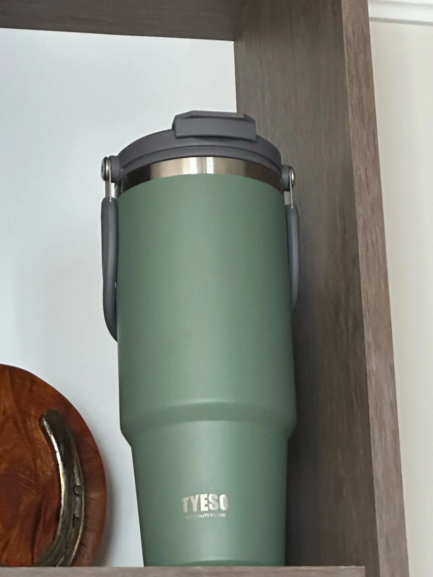 Sleek Tyeso Stainless Steel Thermos - Perfect for Hot & Cold Drinks photo review