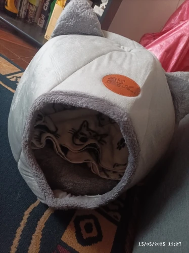 Cozy Cotton Cat Cave: Ultimate Winter Pet Bed Retreat photo review