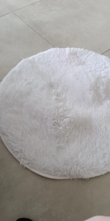 Ultra Cozy Fluffy White Round Rug for Chic Home Decor photo review