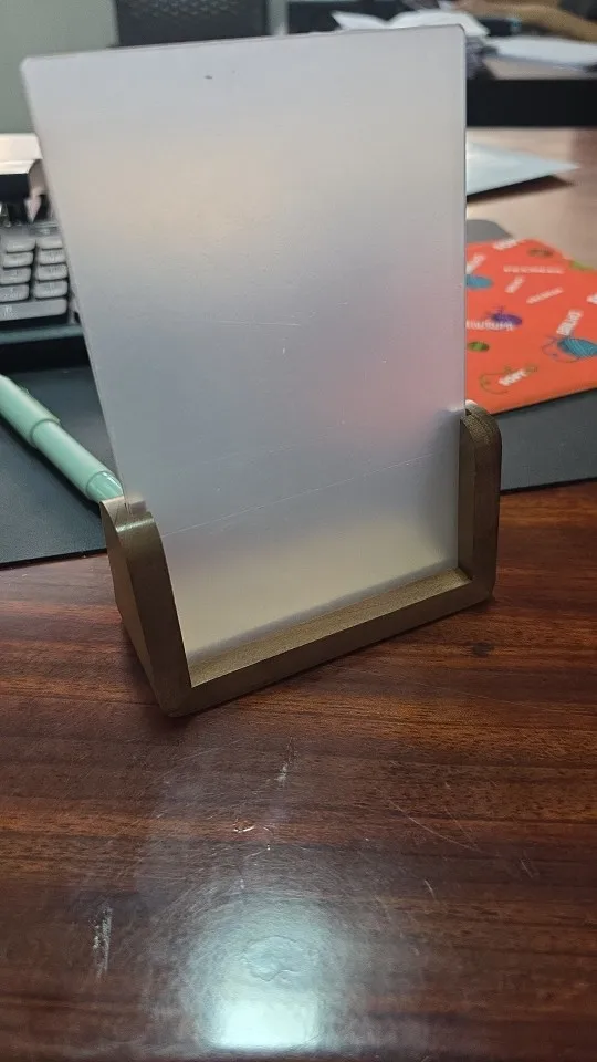 Stylish U-Shape Acrylic Photo Frame for Cherished Memories photo review