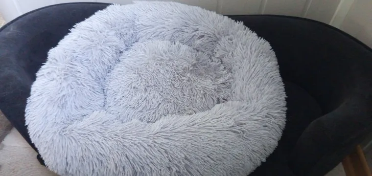 Plush Donut Cat Bed: Cozy, Washable Comfort for Pets photo review