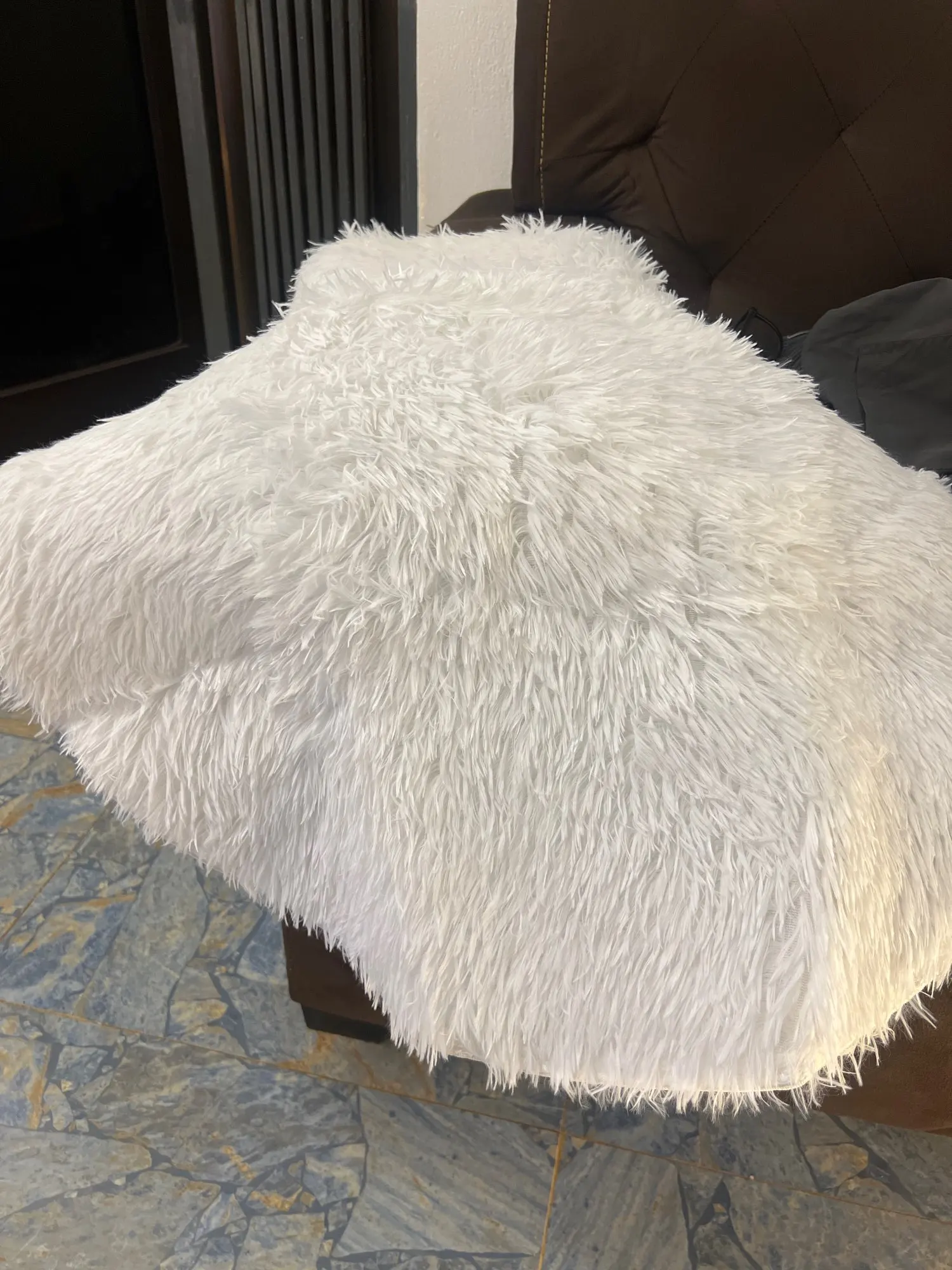 Ultra Cozy Fluffy White Round Rug for Chic Home Decor photo review