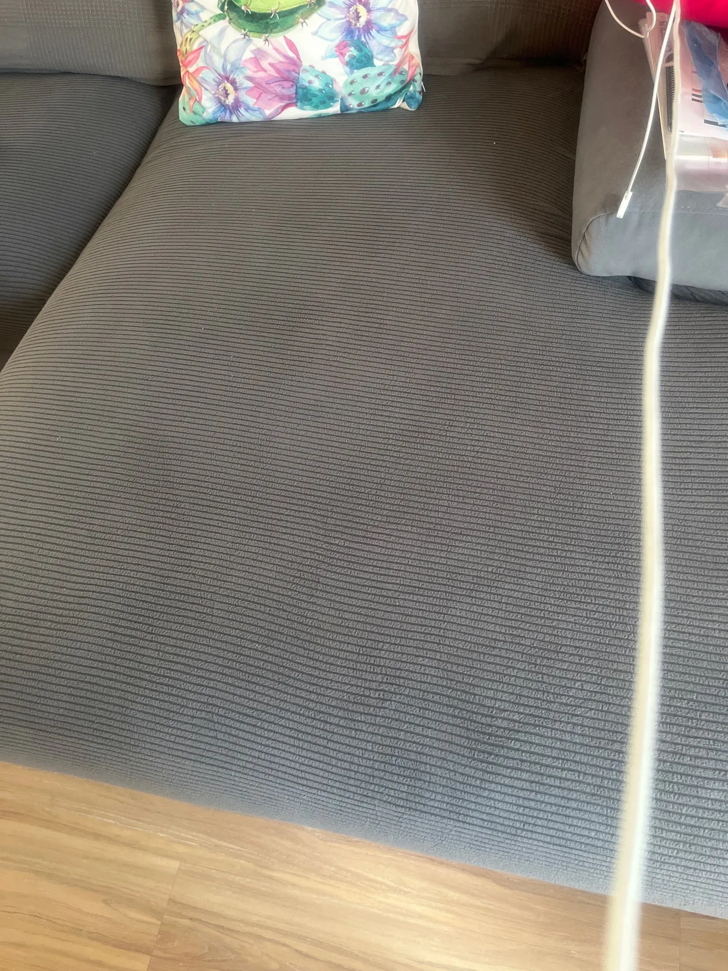 Elegant Jacquard Sofa Seat Cover - Easy-Clean Stripe Design photo review