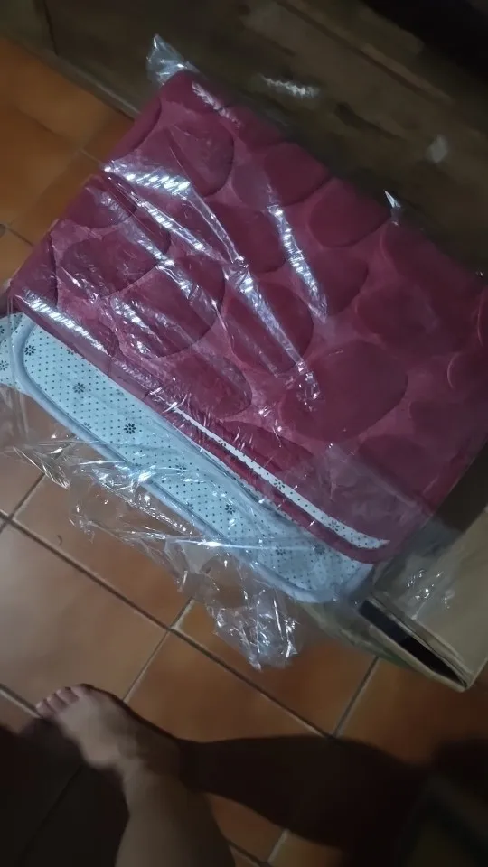 Luxurious 3-Piece Cobblestone Bath Mat Set - Non-Slip & Absorbent photo review