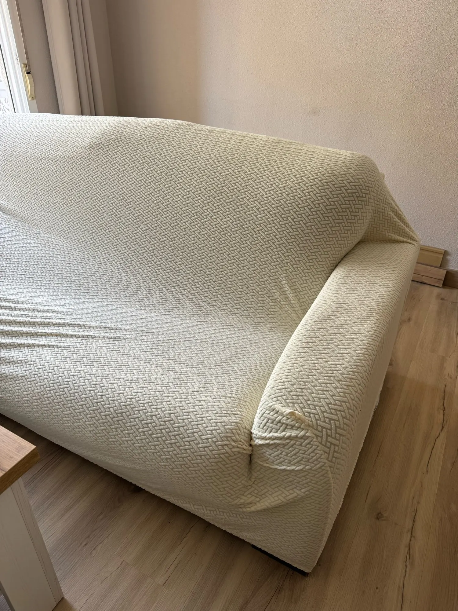 Luxurious Jacquard Sofa Cover for Custom Fit Comfort photo review