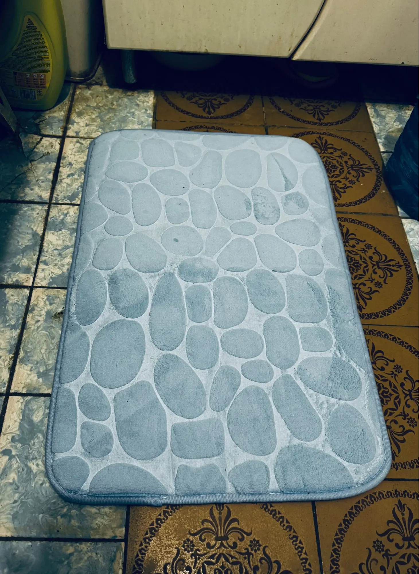 Luxurious Cobblestone Non-Slip Memory Foam Bath Mat photo review