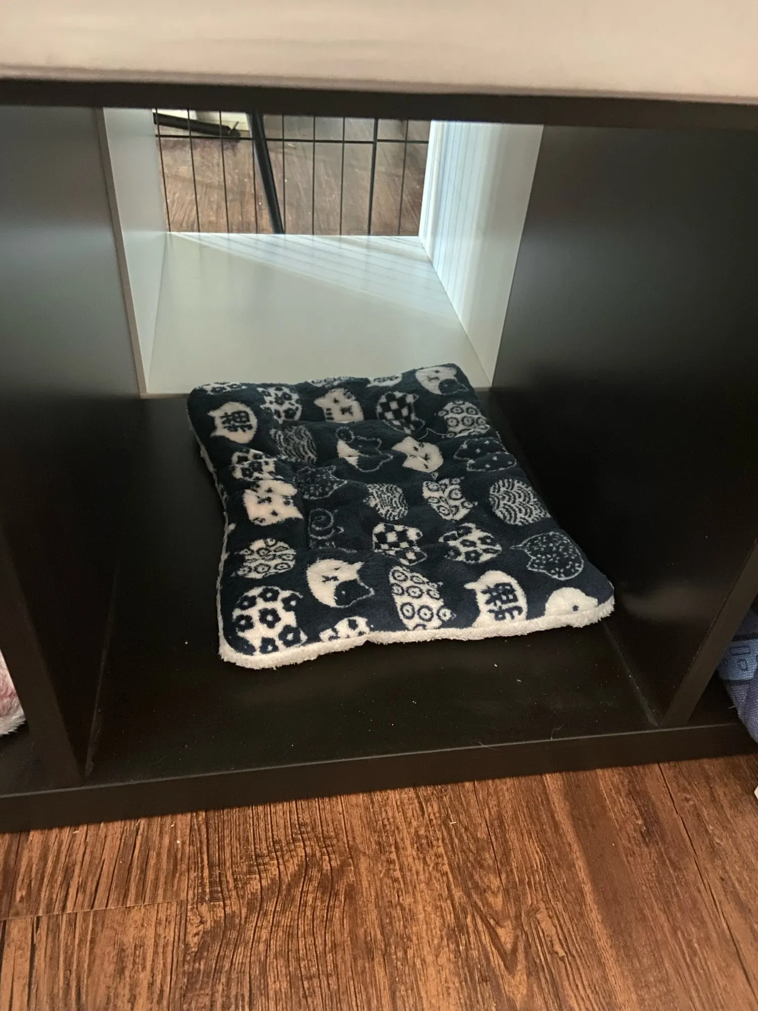 Cozy Plush Cat & Small Dog Bed Mat - Breathable & Soft photo review