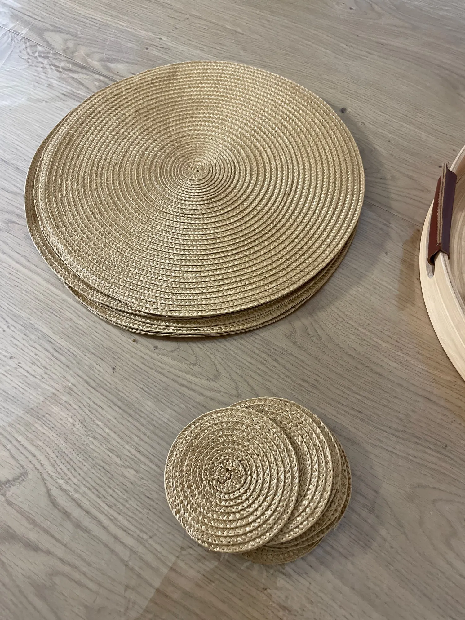 Set of 6 Round Placemats and Coasters Braided Woven Place Mats Washable Heat Resistant Table Mats and Coasters for Dining Table photo review