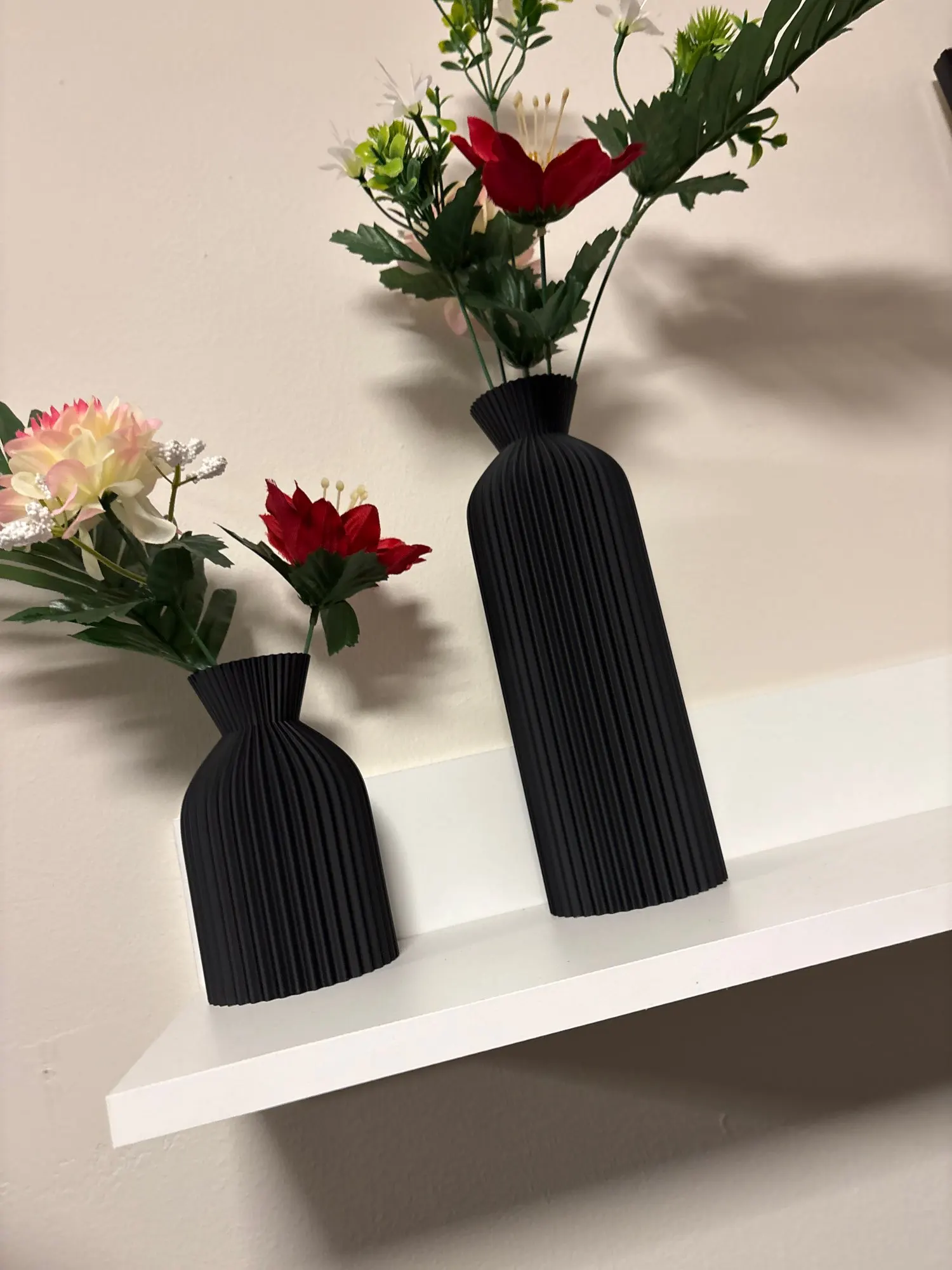 Modern Black Plastic Vase - Chic Boho Decor for Every Room photo review
