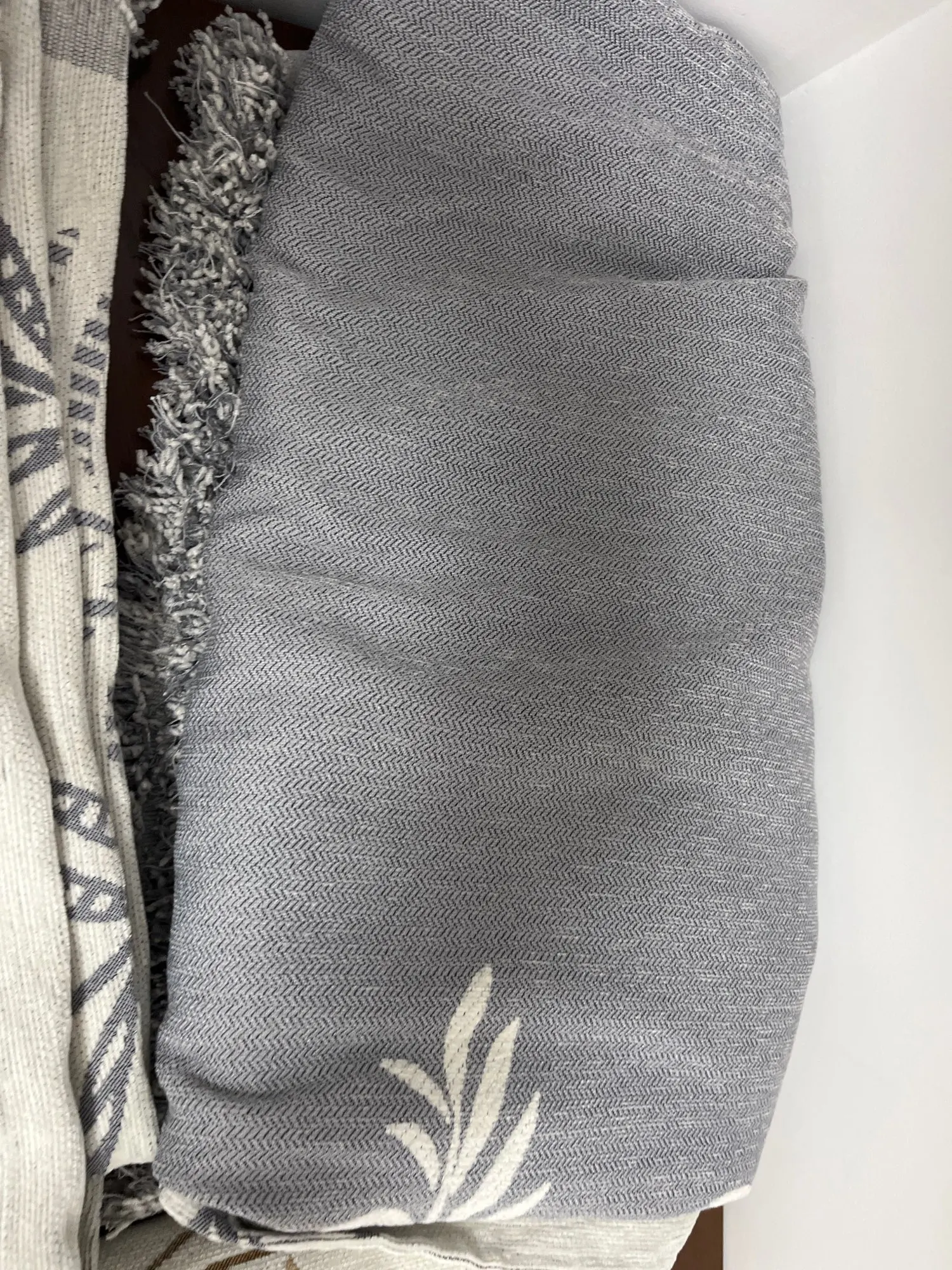 Cozy Woven Cotton Sofa Blanket - Transform Your Living Space photo review