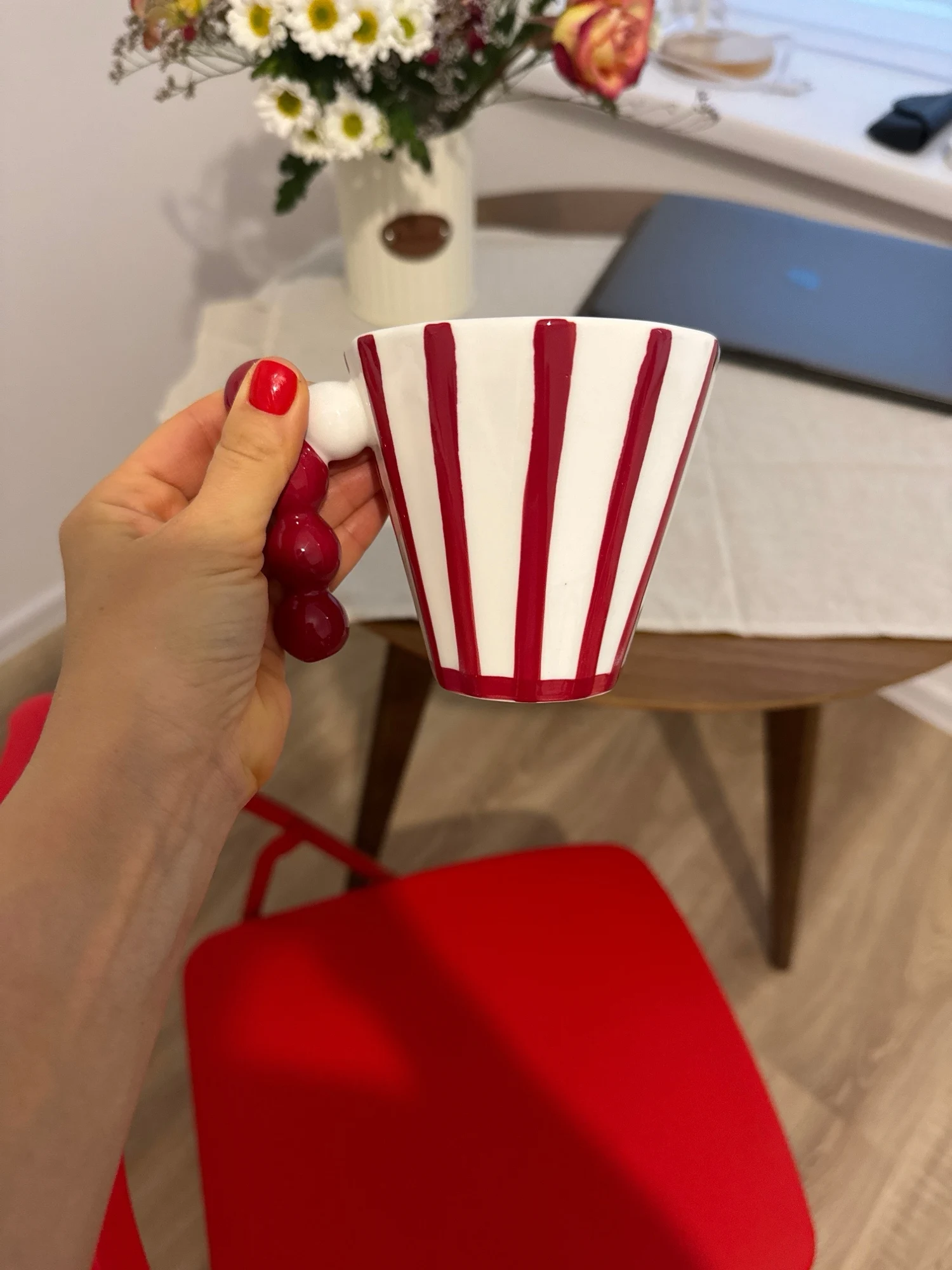 Retro Striped Ceramic Latte Mug with Stylish Handle Design photo review