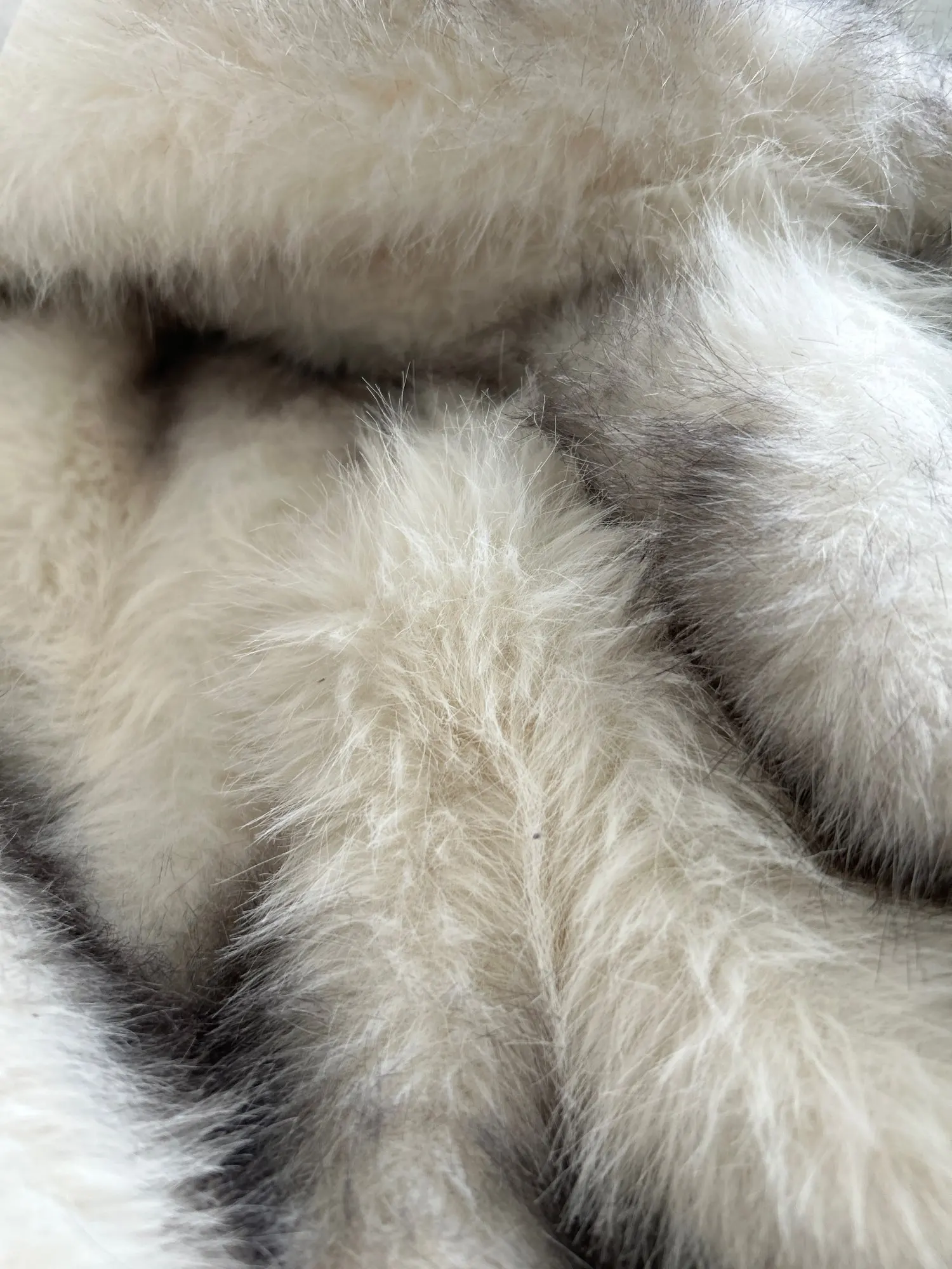 Elegant Faux Fur Blanket for Cozy Luxury Home Décor photo review