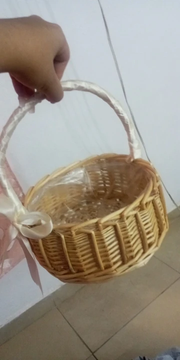 Hand-woven Wedding Flower Basket With Handle Wicker Sundries Basket Wedding Flower Girls Basket for Home Picnic Storage Basket photo review