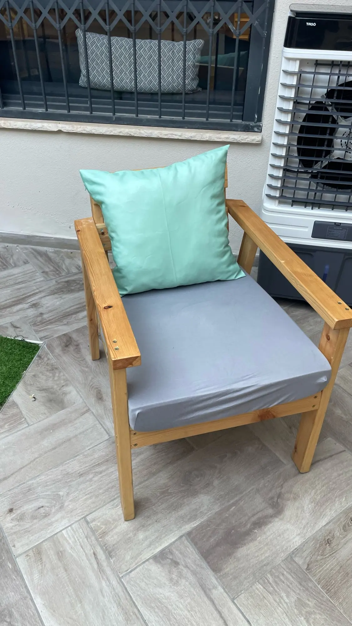 Waterproof Sofa Cushion Cover - Elastic Pet & Kid Protector photo review