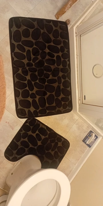 Luxurious 3-Piece Cobblestone Bath Mat Set - Non-Slip & Absorbent photo review
