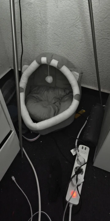 Cozy Cotton Cat Cave: Warm Pet Bed for Cats & Small Dogs photo review