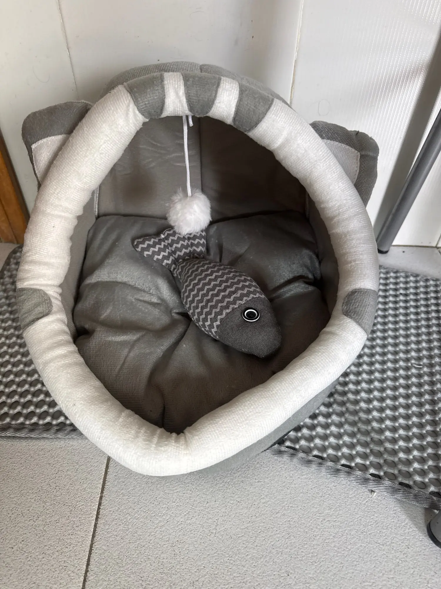 Cozy Cotton Cat Cave: Warm Pet Bed for Cats & Small Dogs photo review