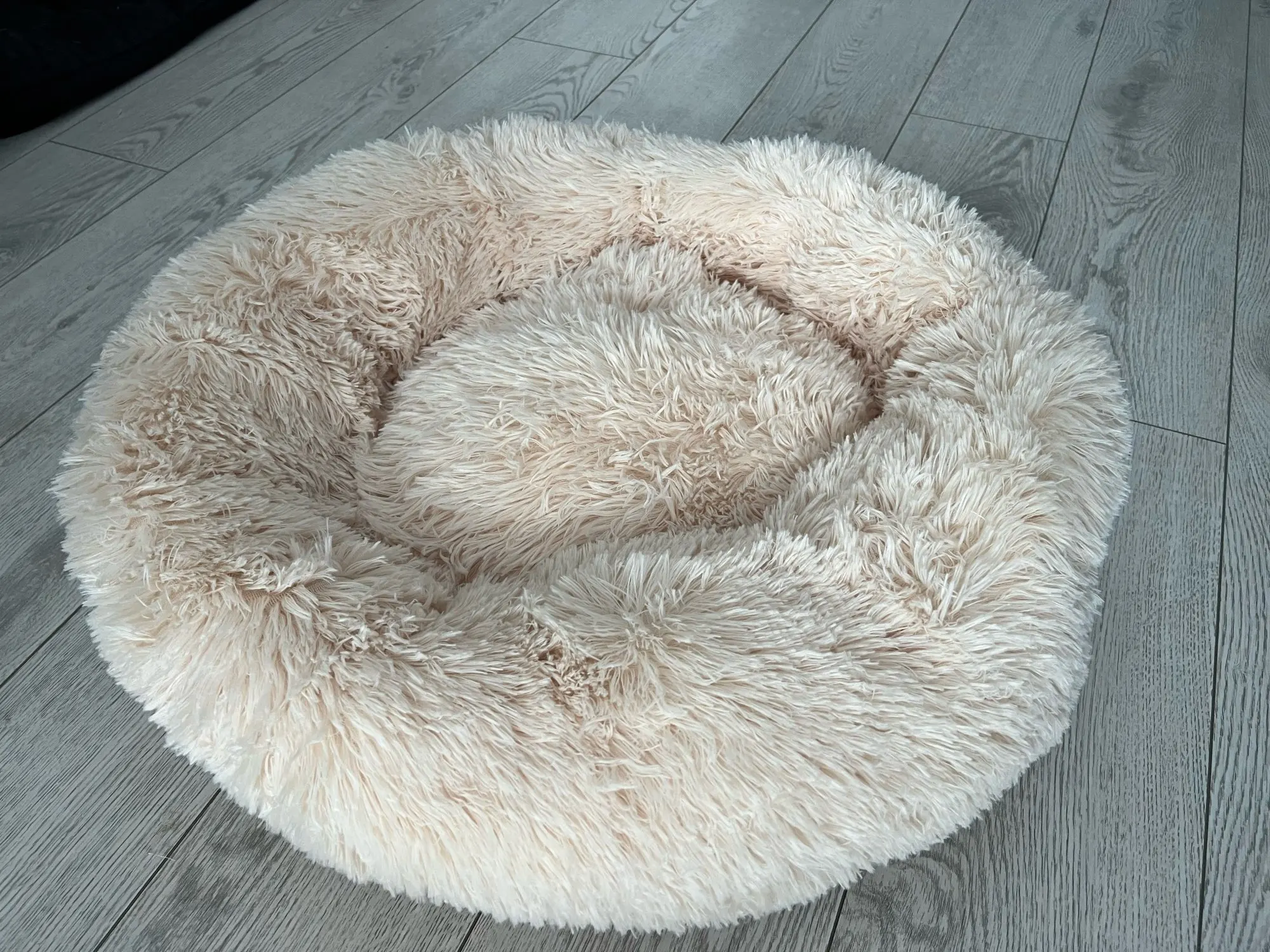 Cozy Plush Cat Bed for Ultimate Warmth & Comfort photo review