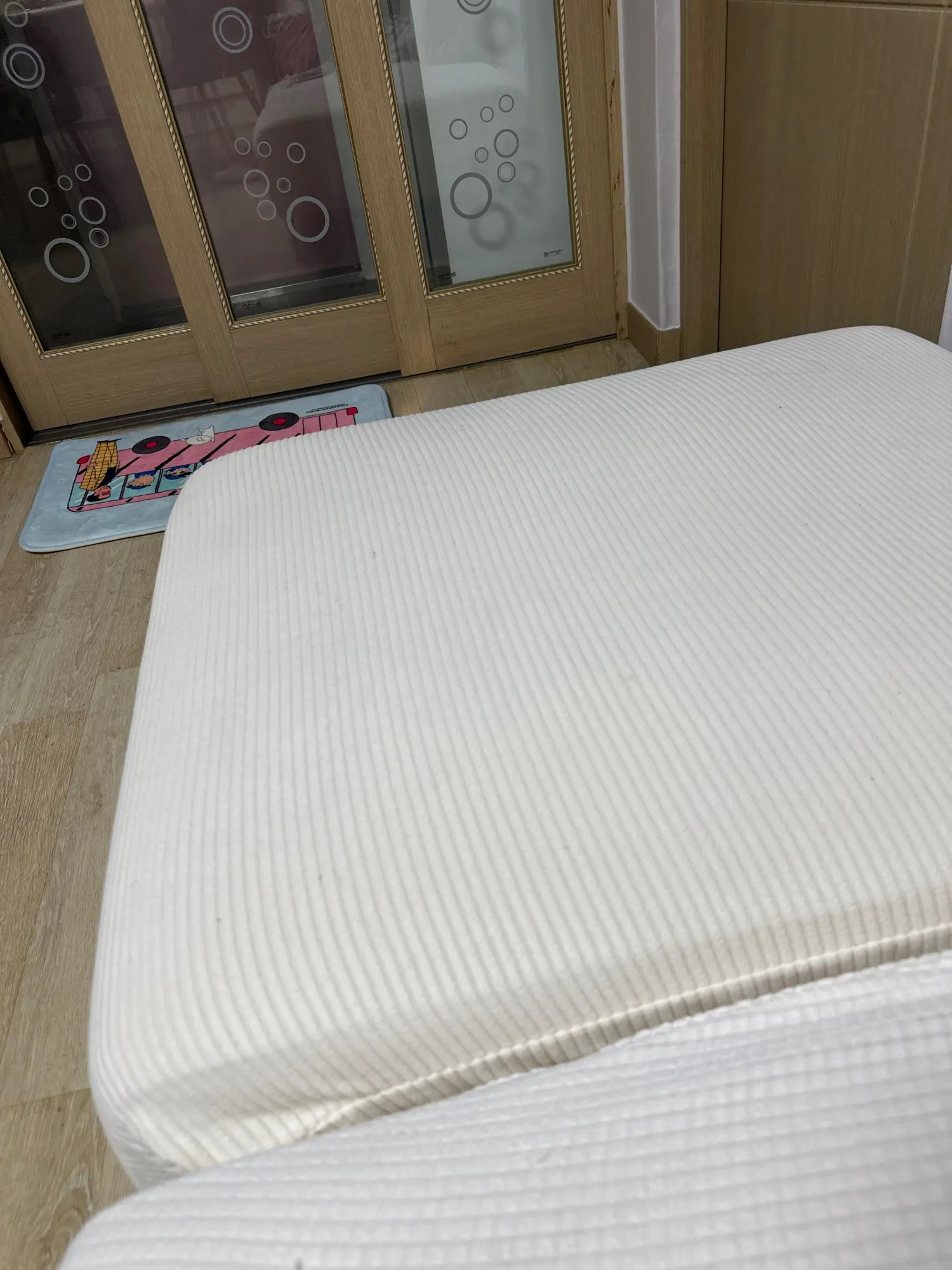 Elegant Jacquard Sofa Seat Cover - Easy-Clean Stripe Design photo review