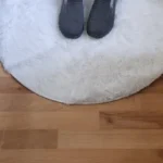 Ultra Cozy Fluffy White Round Rug for Chic Home Decor photo review