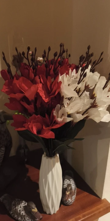 Vibrant 20-Head Artificial Magnolia Bouquet for Timeless Elegance photo review