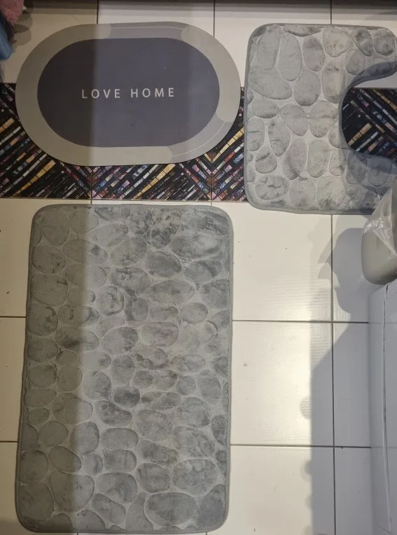 Luxurious 3-Piece Cobblestone Bath Mat Set - Non-Slip & Absorbent photo review