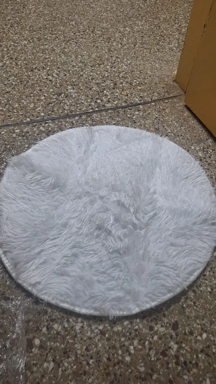 Ultra Cozy Fluffy White Round Rug for Chic Home Decor photo review
