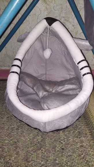 Cozy Cartoon Cat Bed: Removable, Washable, & Foldable Delight photo review