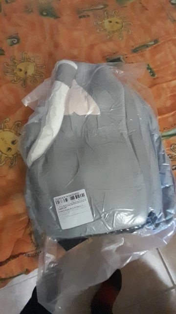 Cozy Cartoon Cat Bed: Removable, Washable, & Foldable Delight photo review