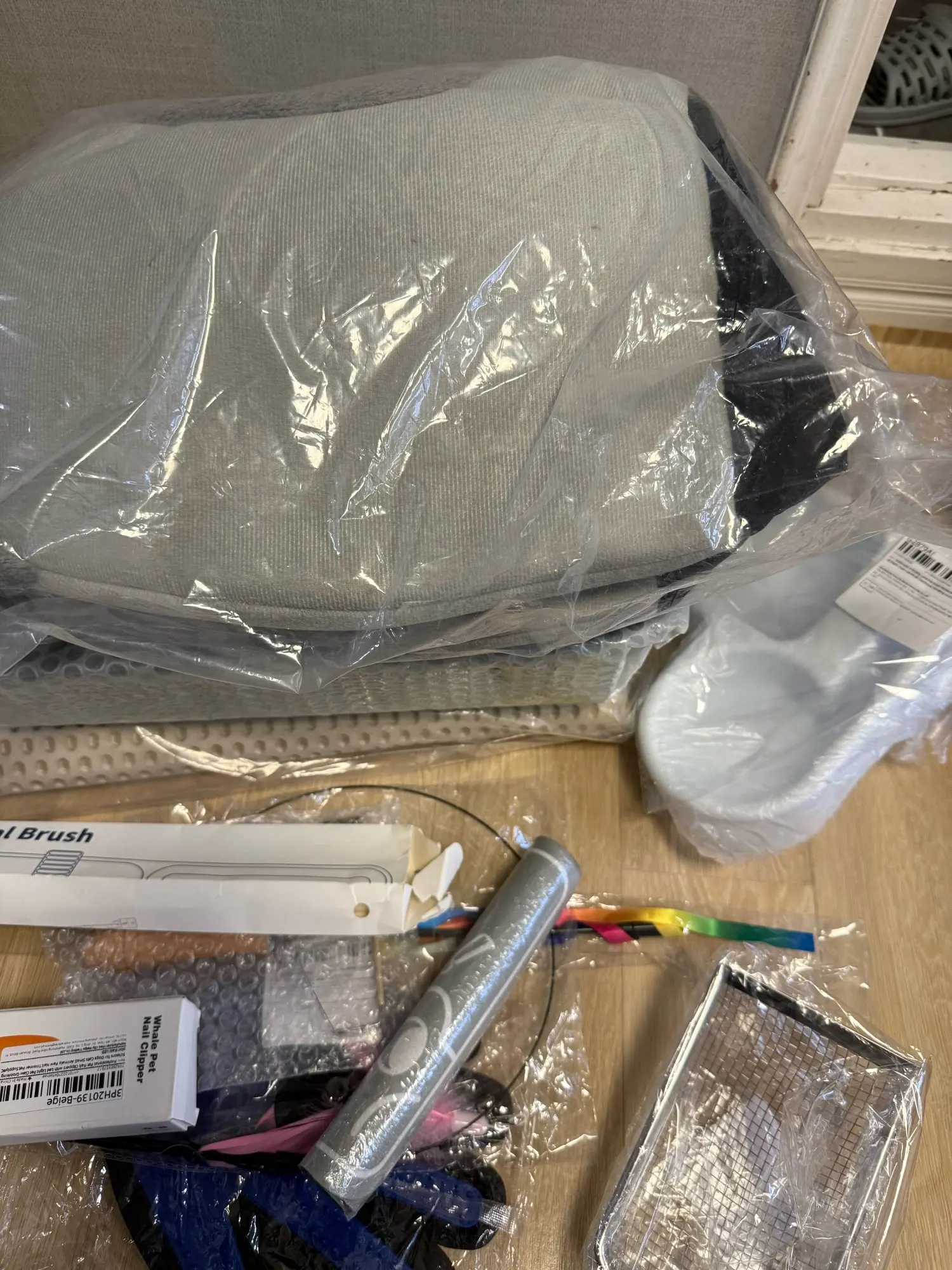 Cozy Cotton Cat Cave: Ultimate Winter Pet Bed Retreat photo review