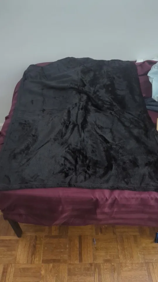Cozy Coral Fleece Blanket - Luxurious Softness for All Seasons photo review