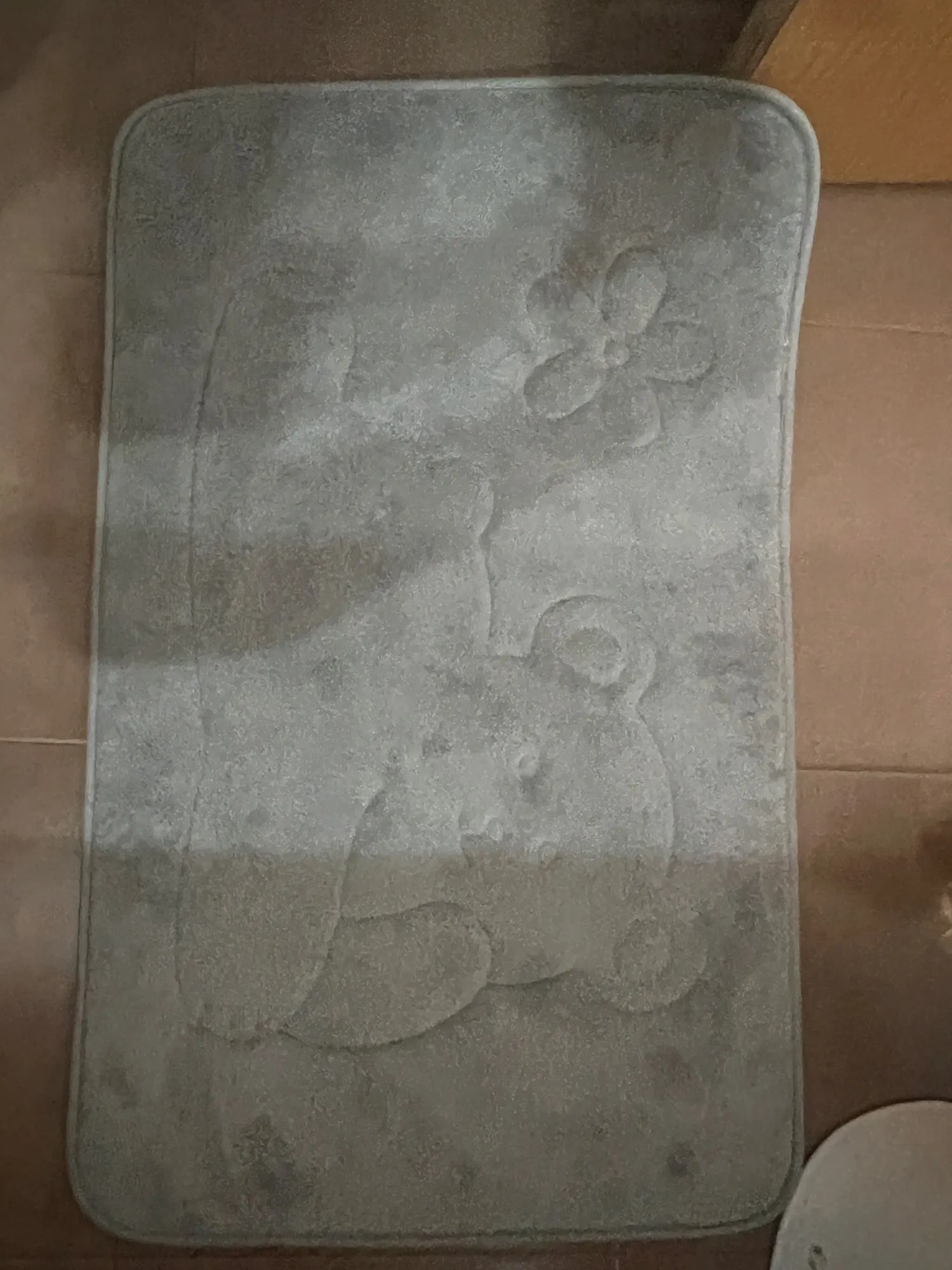 Luxurious Cobblestone Non-Slip Memory Foam Bath Mat photo review