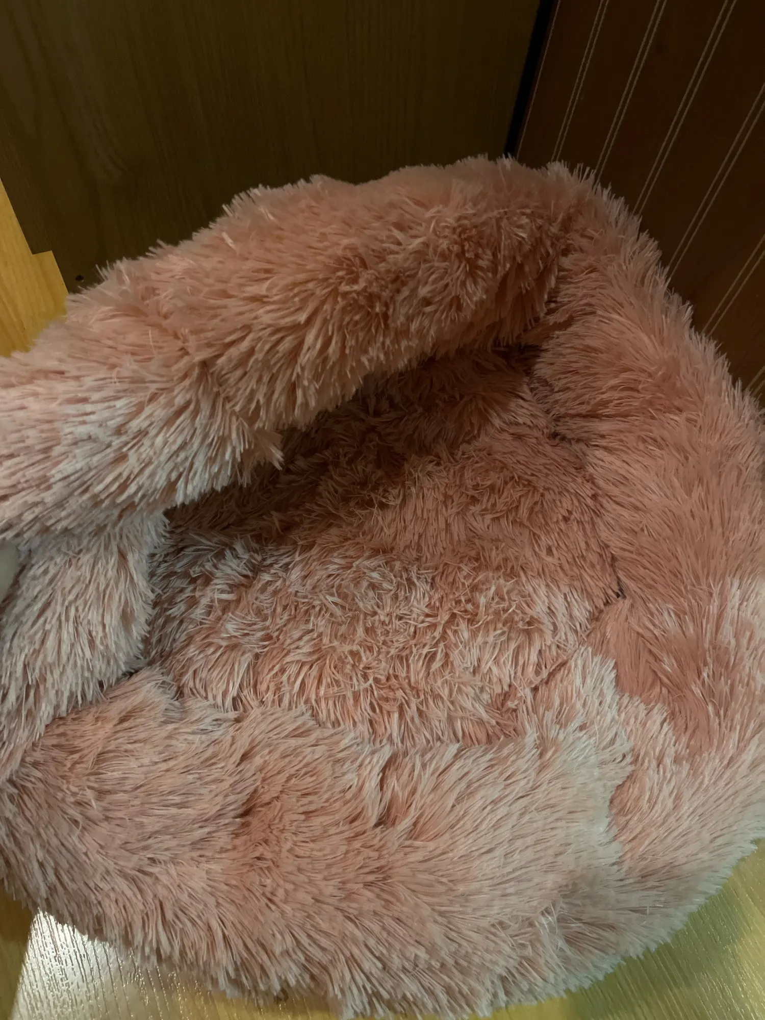 Plush Donut Cat Bed: Cozy, Washable Comfort for Pets photo review